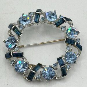 Vintage blue rhinestone wreath brooch pin